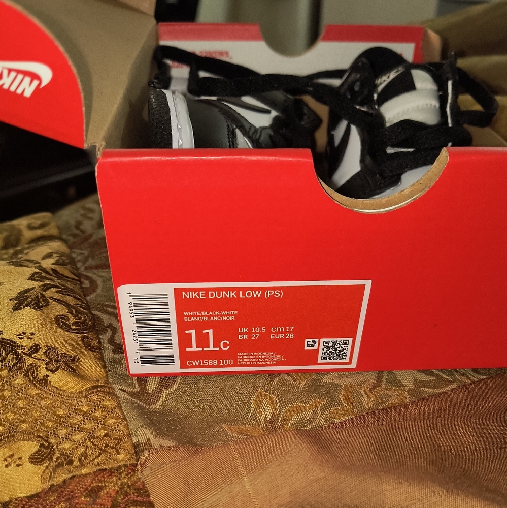 Nike dunks low
